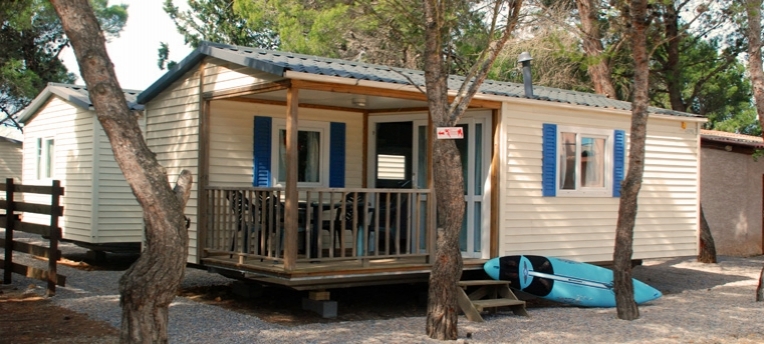 Mobile-home en camping naturiste